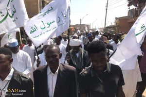 نوفمبر ٢٥, ٢٠١٨ - ٥:٥١ م رقم الخبر : 918133 المصدر : ابنا Link:   ابنا: احتفل المسلمون الشيعة في نيجيريا، بمناسبة ولادة النبي (ص) بطريقتهم الخاصة،