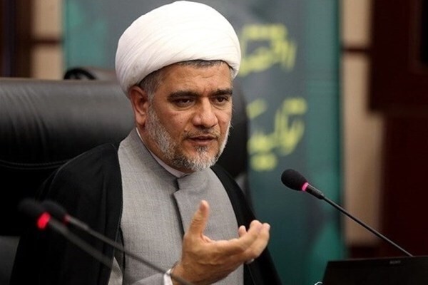 Scholar Highlights Need to Look at Quranic Teachings to Resolve Contemporary Issues