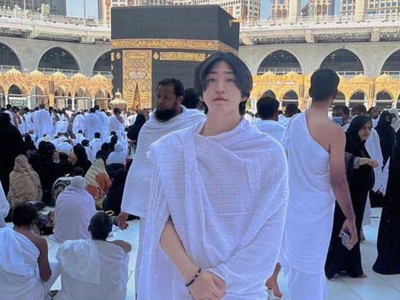 South Korea: Pop singer performs pilgrimage on his first trip to Mecca & Medina holy sites
