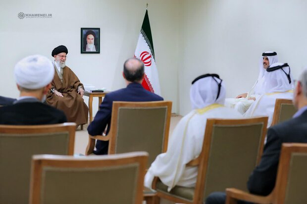 Imam Khamenei: Iran expects Arab countries to take explicit political action regarding Palestine