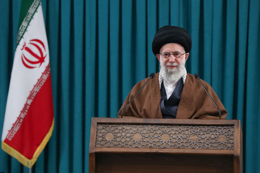 Imam Khamenei: Enemy is becoming weaker, Resistance stronger, and we continue to stand by Palestine