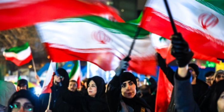 قدرت خاموش ساختار غیرنظامی ایران