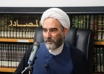 هویت ایرانی و اسلامی در هم تنیده است.